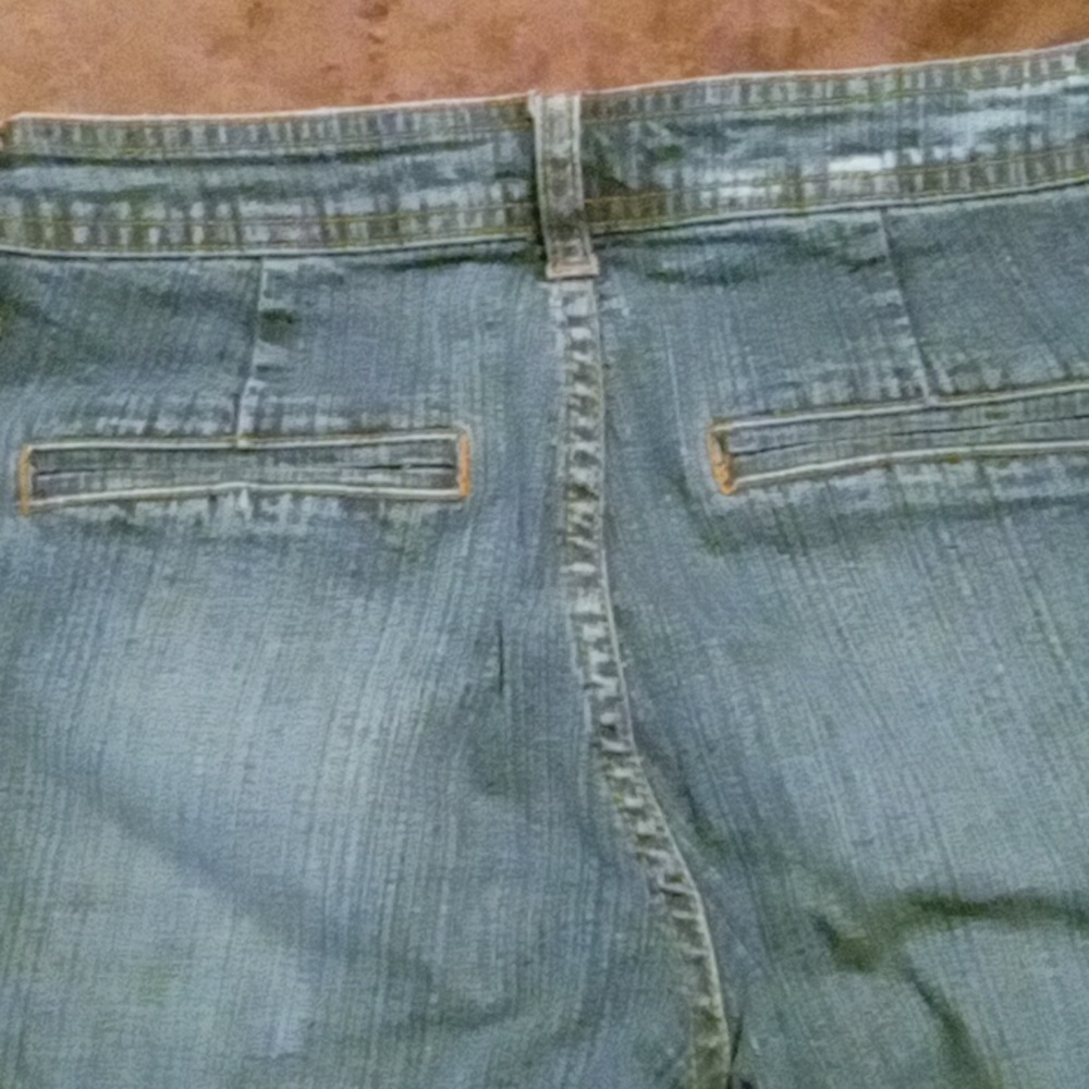 Capris - Picture 7 of 8